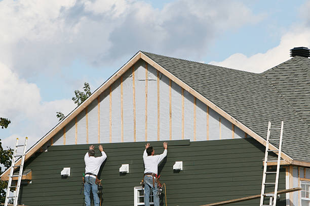 Professional Siding Replacement technician working in Hyde Park, PA